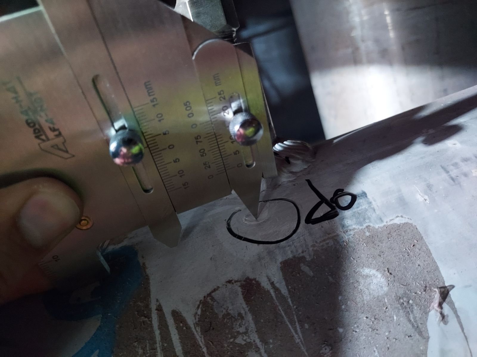 Weld: profile check with a gauge